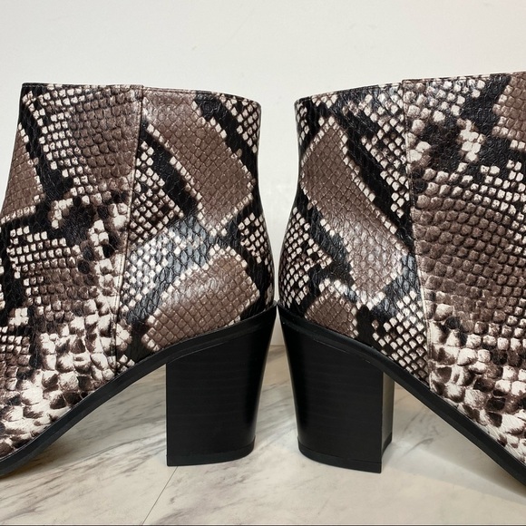 New! Treasure & Bond Braxten Snake Print Faux Leather Bootie 8M - Picture 7 of 13